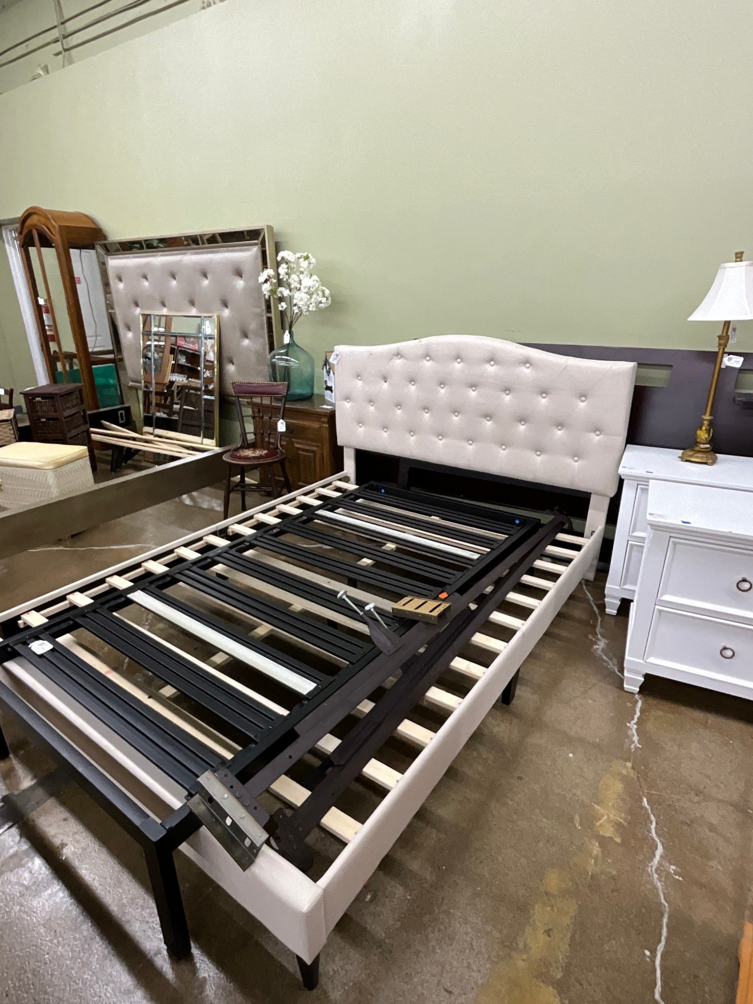 Queen Platform Bed w/Tan Headboard